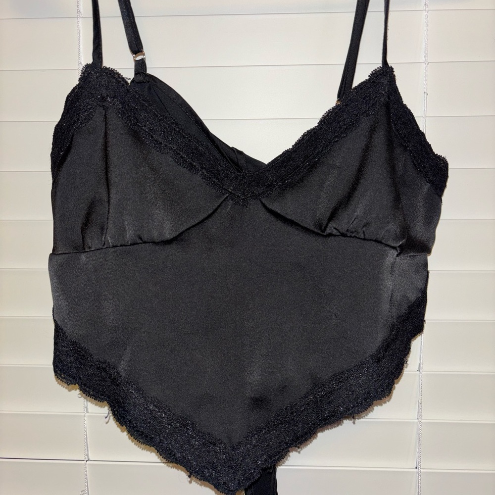 Bandana lace trim top